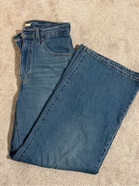 Levi's Women's cinch baggy Jeans in Medium Blue